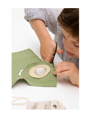 Oli & Carol DIY Arnold the advocado