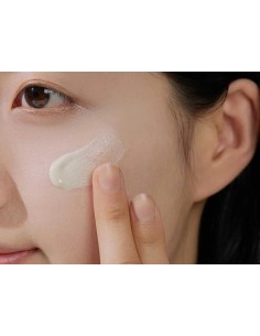 SKIN1004 Madagascar Centella Air-Fit Suncream Plus SPF 50+ PA++++ 2