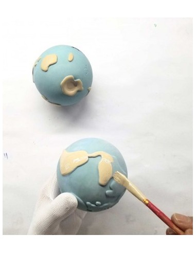 Oli & Carol Earthy the wall